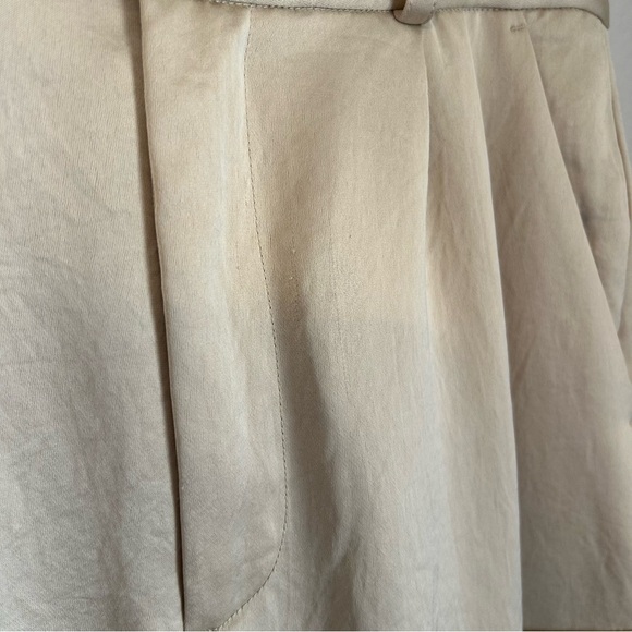 Madewell High Rise Straight Pleated Cargo Satin Trousers in Light Sand, Size 6 - Picture 7 of 12